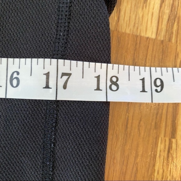 The North Face 1/4 Zip Women’s Pullover Sz M Black Top Long Sleeve Outdoor Tee - Picture 9 of 10